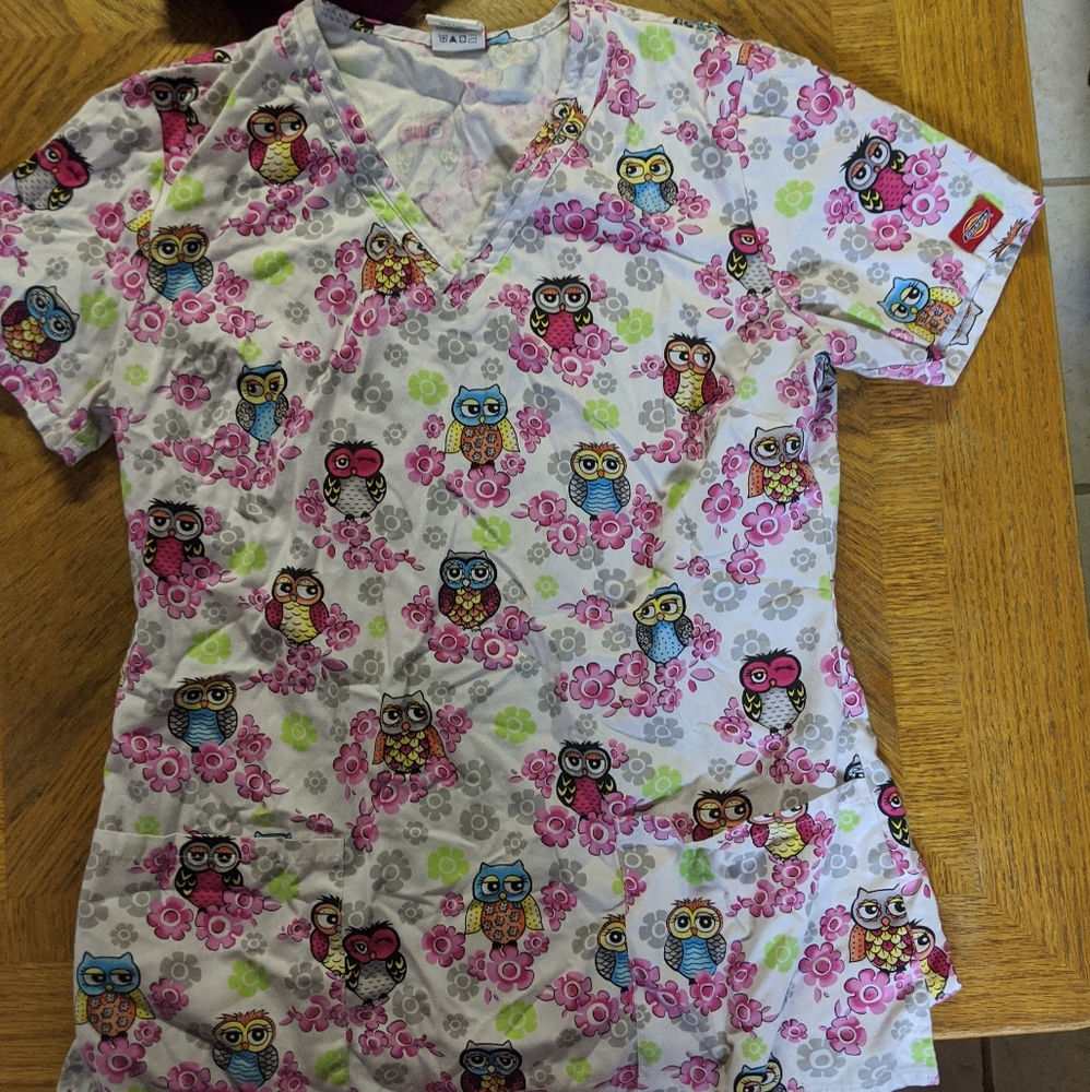 Dickies Owl scrub top small